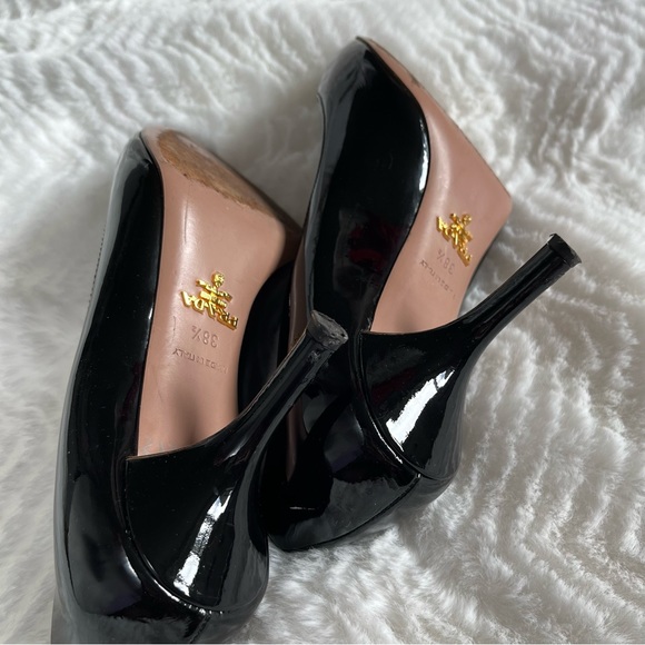 Prada black patent leather pointed toe kitten heels pumps Size 38.5/8.5 - Picture 5 of 11